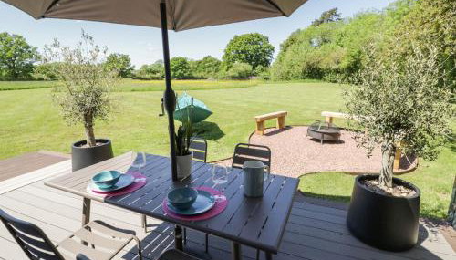 The Tractor Shed - Photo 3