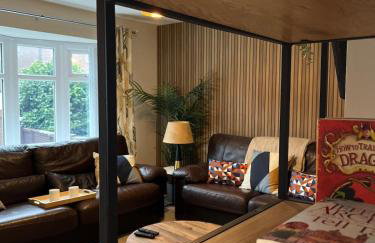 Ideal 4-bed home sleeps 7 - Nr Trafford Ctr & M60 - Foto 42