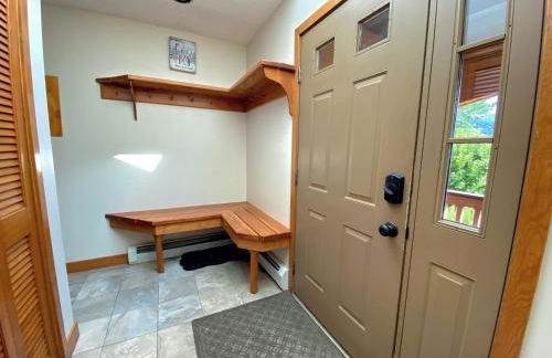 FC44 Renovated 3bed 3bath Forest Cottage AC views yard fast wifi Walk to skiing - Foto 32