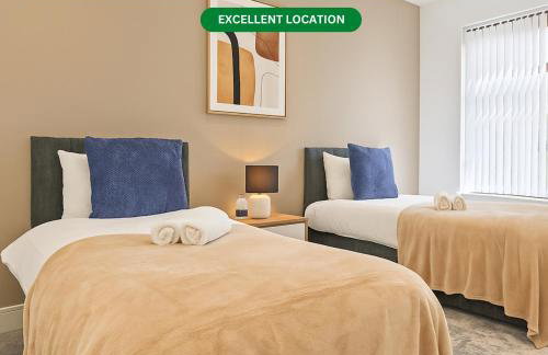 Stylish House - Sleeps 7 - Free Parking, Fast WiFi and Smart TV - Contractors, Groups and Long Stays Welcome by Yoko Property - Foto 1