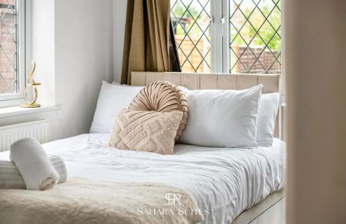 Spacious 6BR - City Hub & Parking - Sleeps 13 - Photo 25