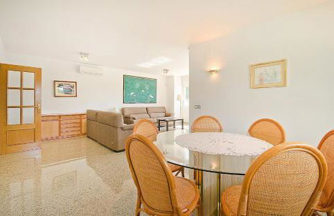 R11 Casa Blanca con gran jardin y piscina - Photo 14