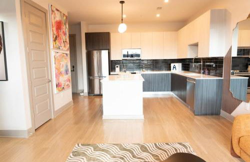 Midtown Condo Sky Deck with Fast WiFi & Free Parking - Foto 5