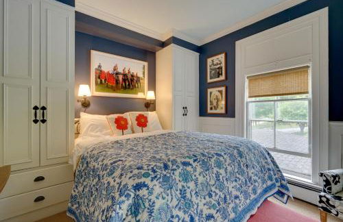 Gorgeous Victorian-Style House with Hilltop Pool! - Photo 17