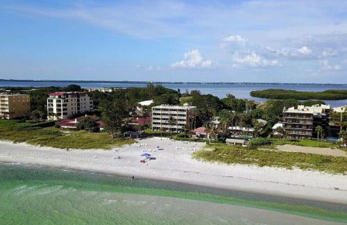 Sunset and Beach view apartment 402 - Photo 3