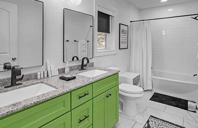 The Mod Poppy Large Home 10 Minutes From it all - Foto 57