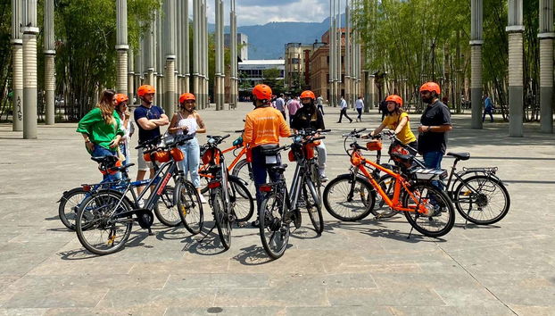 Medellin Electric Bike Food Tour - Foto 2