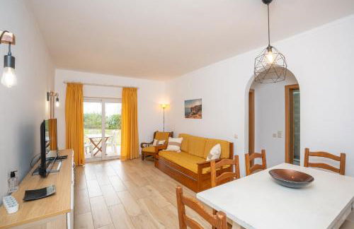 Renovated Algarve Apartments with Pool - Foto 14