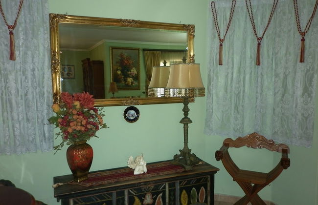 Helen's family home - Photo 15