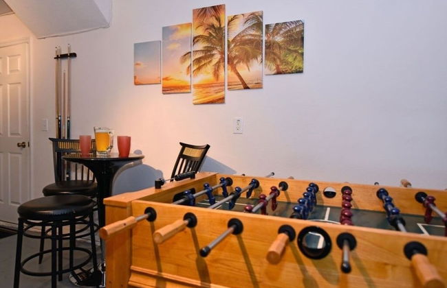 Beautiful 5 Bed Pool Game Room 5 Bedroom Home by RedAwning - Foto 20