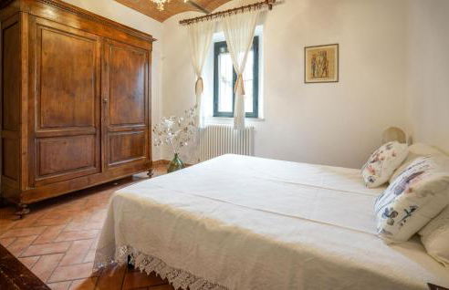 Pet Friendly Apartment In Rosia With Kitchen - Foto 13