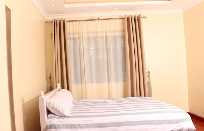 The Meru Manor is a Great Home set in Meru Town - Foto 3