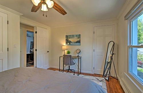 Updated Home with Patio Half Mile to West Point - Foto 17