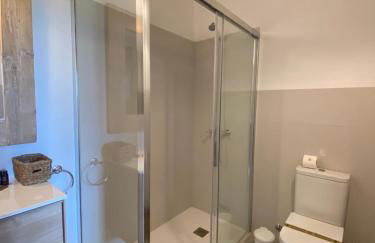 Masia La Morera autenticidad renovada 100 porcien a 10 minutos de Sitges en coche 12 huespedes Piscina Aire Aconc 6 Suites Apertura 15 Julio 2025 - Foto 45