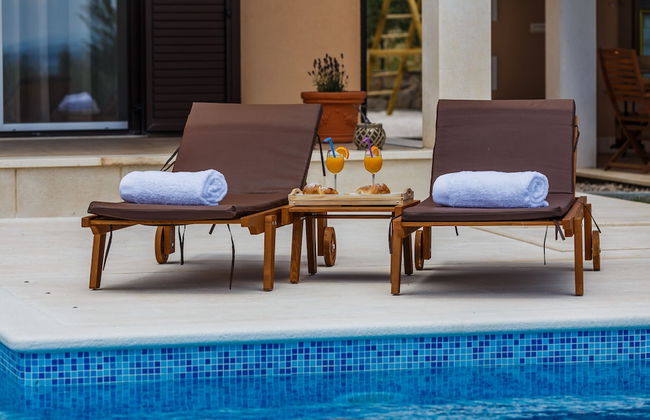 Luxury Secluded Villa w. Pool, Jacuzzi and Garden - Photo 37