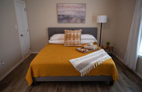 Fabulous King Size Bed in a Gated Neighborhood! - Foto 16