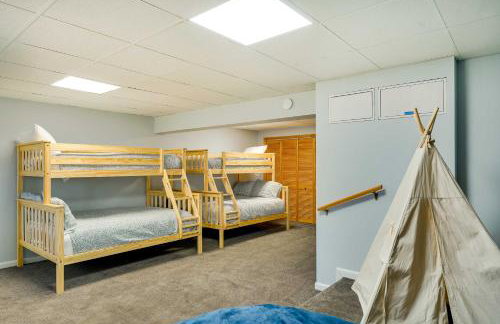 Lake George Oasis with 9 Acres, Hot Tub and Game Room! - Foto 27