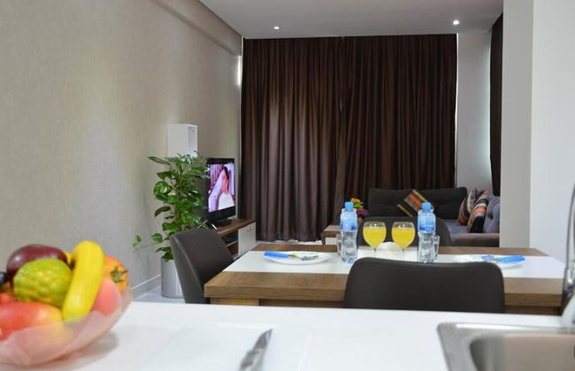 President Waves - Photo 17