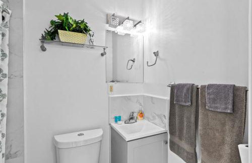 Lilburn Gateway with Game Loft, Fire Pit, Stone Mountain - Foto 41