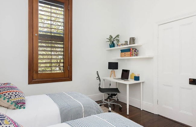 Historic 1890s House With Terraced Backyard Deck H346 - Photo 5