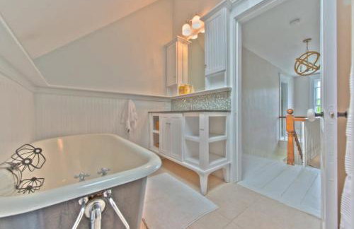 Gorgeous Traditional Home Modern Amenities Downtown Harwichport - Foto 25