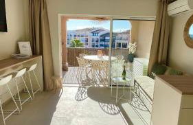 Proche St Tropez refait à neuf bord de plage et piscine - Foto 7