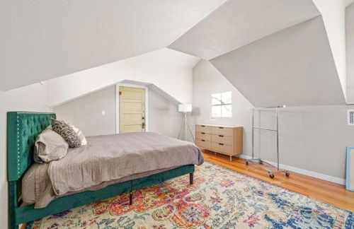 Designer Home, Walk to River - Foto 29