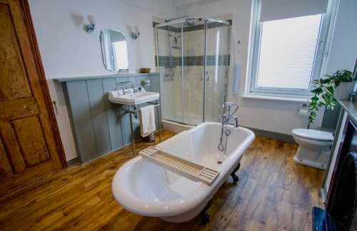 Beach View - A Truly Stunning House Opposite The Sea! Sleeps 10! Families, Friends, Contractors and Pets are all Welcome! - Foto 24