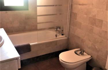 off line Deluxe 2 bedroom Golf Apartment Puerto Banus Marbella 12 Minutes Away by G00gIeMaps - Photo 25