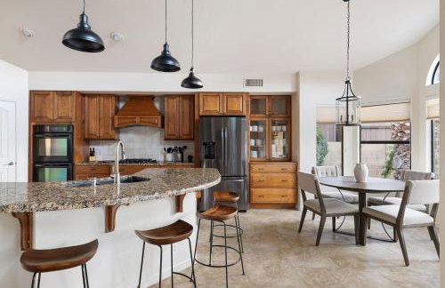 Arch Views Beautifully designed home with swimming pool table and more - Foto 11