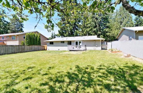 Beautiful Light-filled Farmhouse w swing & slide - Foto 41