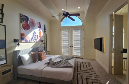 Game & Soak Retreat 3BR Private Jacuzzi Pool Table - Foto 58