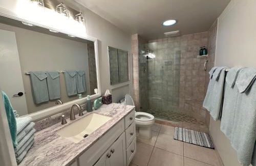 Oceanfront Penthouse with Loft - Foto 17