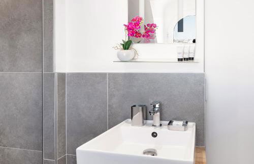 LivinParis - Luxury AC 2 & 3 Bedrooms Le Louvre - Foto 43