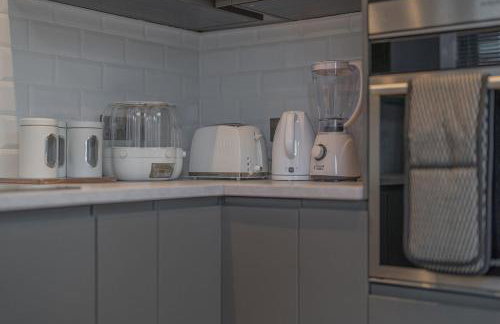 Spacious 3BR Home by D3 Short Stay, Sleep 9, Free WIFI & Parking - Foto 19