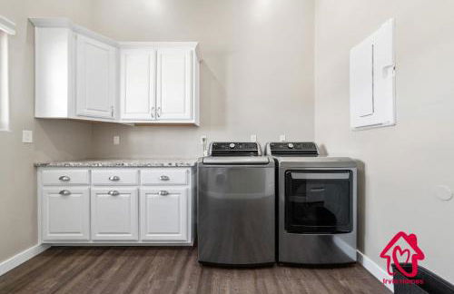 Fireside Oasis Retreat - An Irvie Home - Foto 55