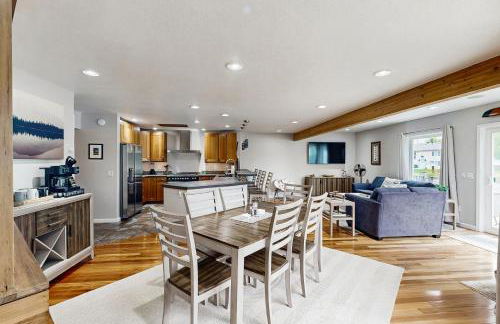 Campbell Lake Escape - Photo 9