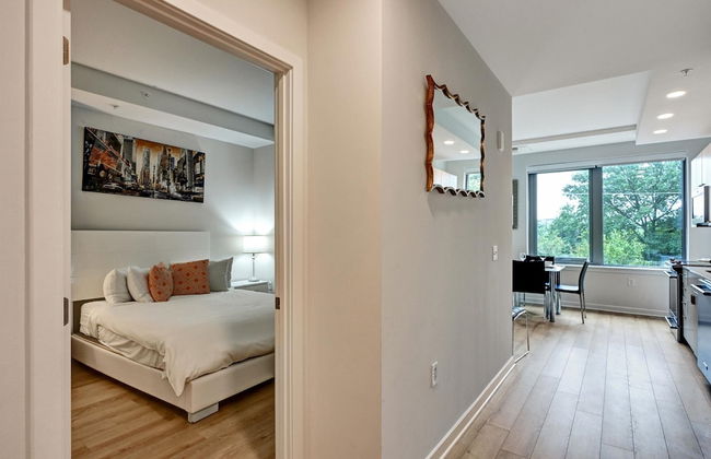 Global Luxury Suites Capitol Riverfront - Photo 5