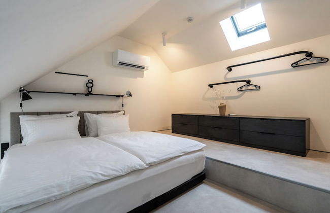 HONEST Karlín - Foto 34