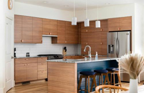 Peaceful & Spacious Modern Home - Lake Views! - Foto 3