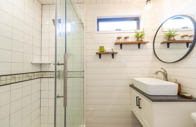 The Woods- Container Tiny House 12 min to Magnolia Baylor Downtown - Foto 17