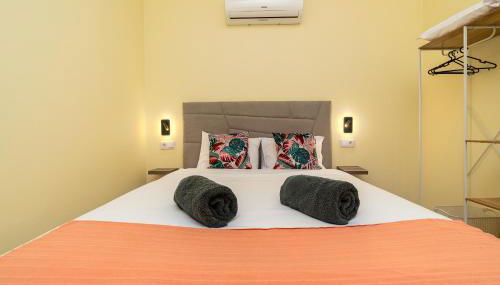 Florenças House - Private Jacuzzi & Garden - Foto 2, towels, wardrobe