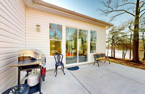 Dock, Game Room! Riverfront Retreat in Seaford - Foto 22