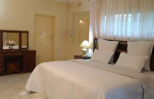 Charming 6-bed House With Swimming Pool in Harare - Foto 5