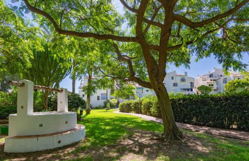 Golden Bay Apartment - Photo 27