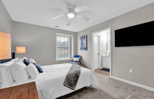 Glamorous 3BR 2BA house w/ large fenced backyard - Foto 21