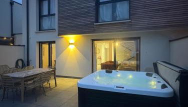 La Bulle Dorée Luxury private Jacuzzi House 4 BR Tourist Center - Foto 2