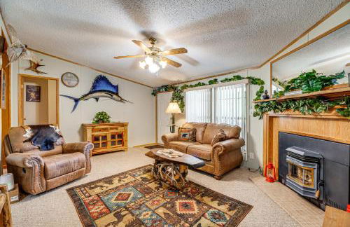 Cotopaxi Getaway with Deck 17 Mi to Royal Gorge - Photo 1