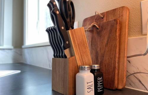 Romantic Cozy Cabin Walk to lake Hot tub Bikes Kayaks Grill - Foto 27