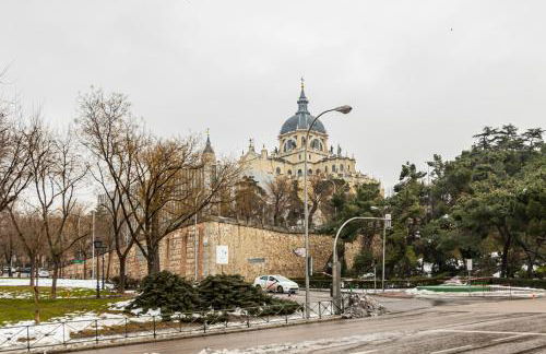 Madrid Río Apartment - Photo 12